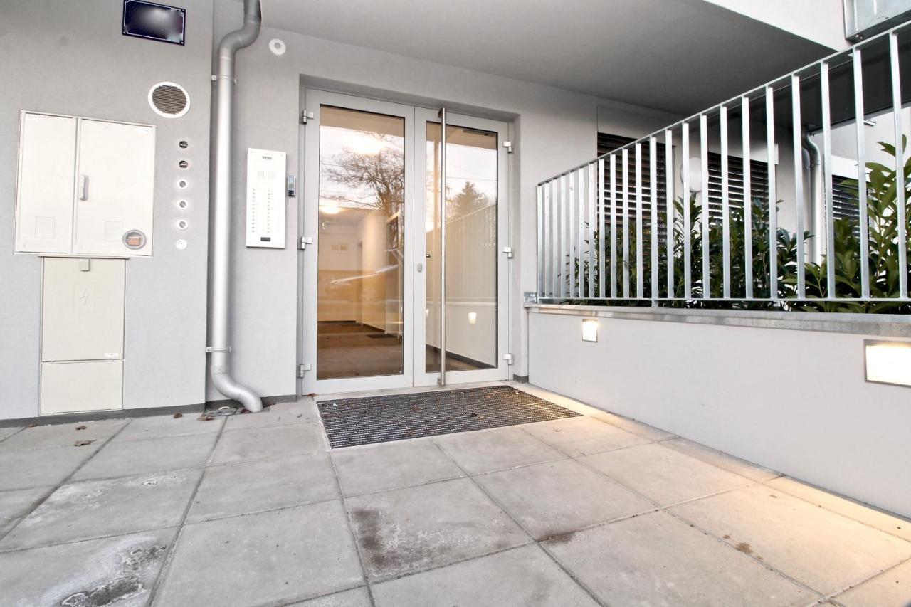 Red Flower Apartment With Pool - 5 Min To Lake Wien Exterior foto