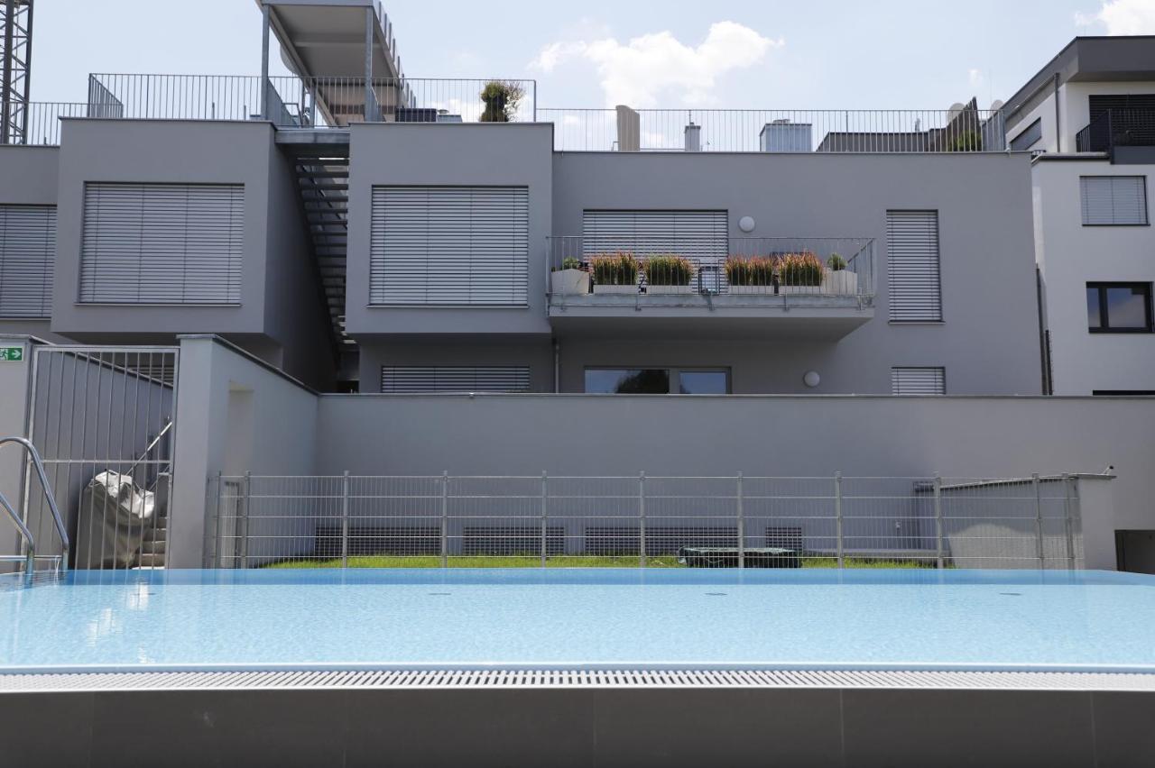 Red Flower Apartment With Pool - 5 Min To Lake Wien Exterior foto