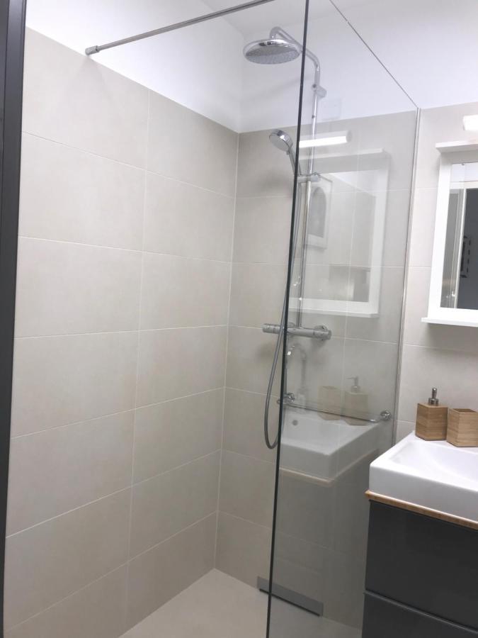 Red Flower Apartment With Pool - 5 Min To Lake Wien Exterior foto